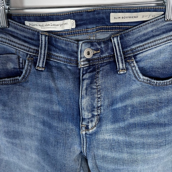 Pilcro and the Letterpress ANTHROPOLOGIE Slim Boyfriend Jeans Embroidered Sz 25 - Picture 2 of 8